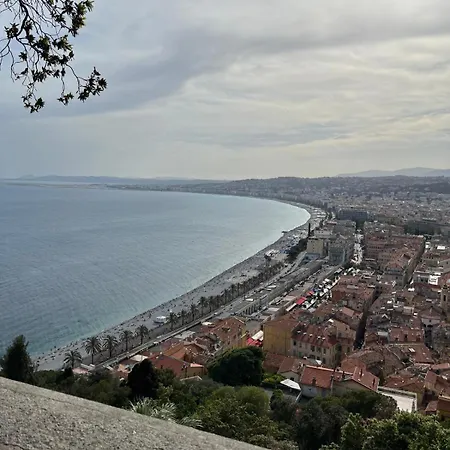 Grand A 5 Minutes De La Appartement